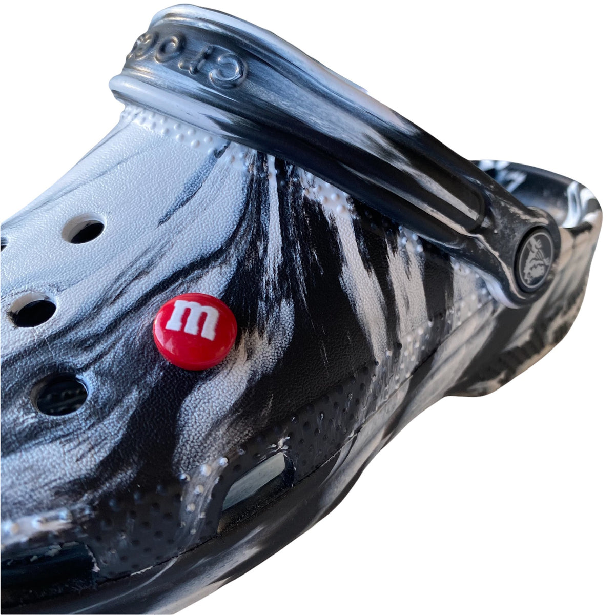 M & M Rojo